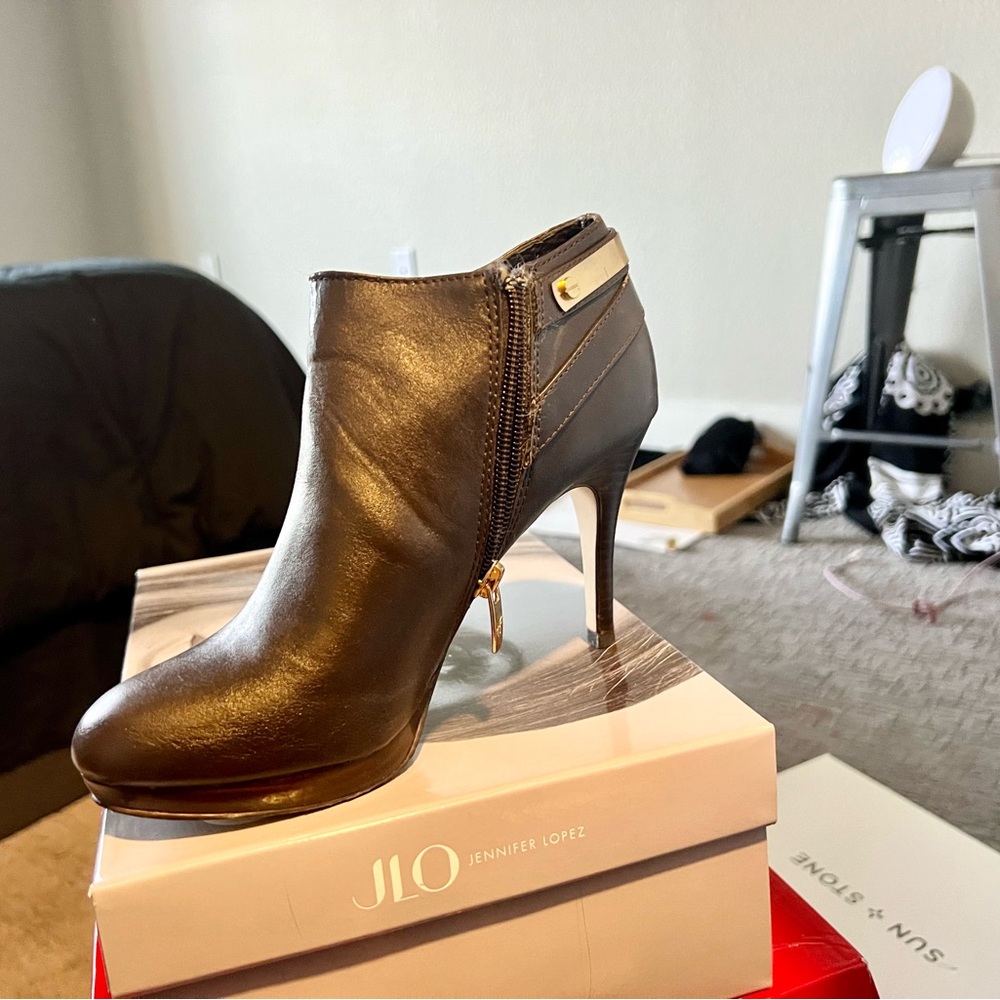 Heeled booties - Picture 3 of 4